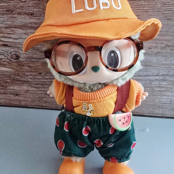 Fashion Labubu Outfit - Picture 2 of 4